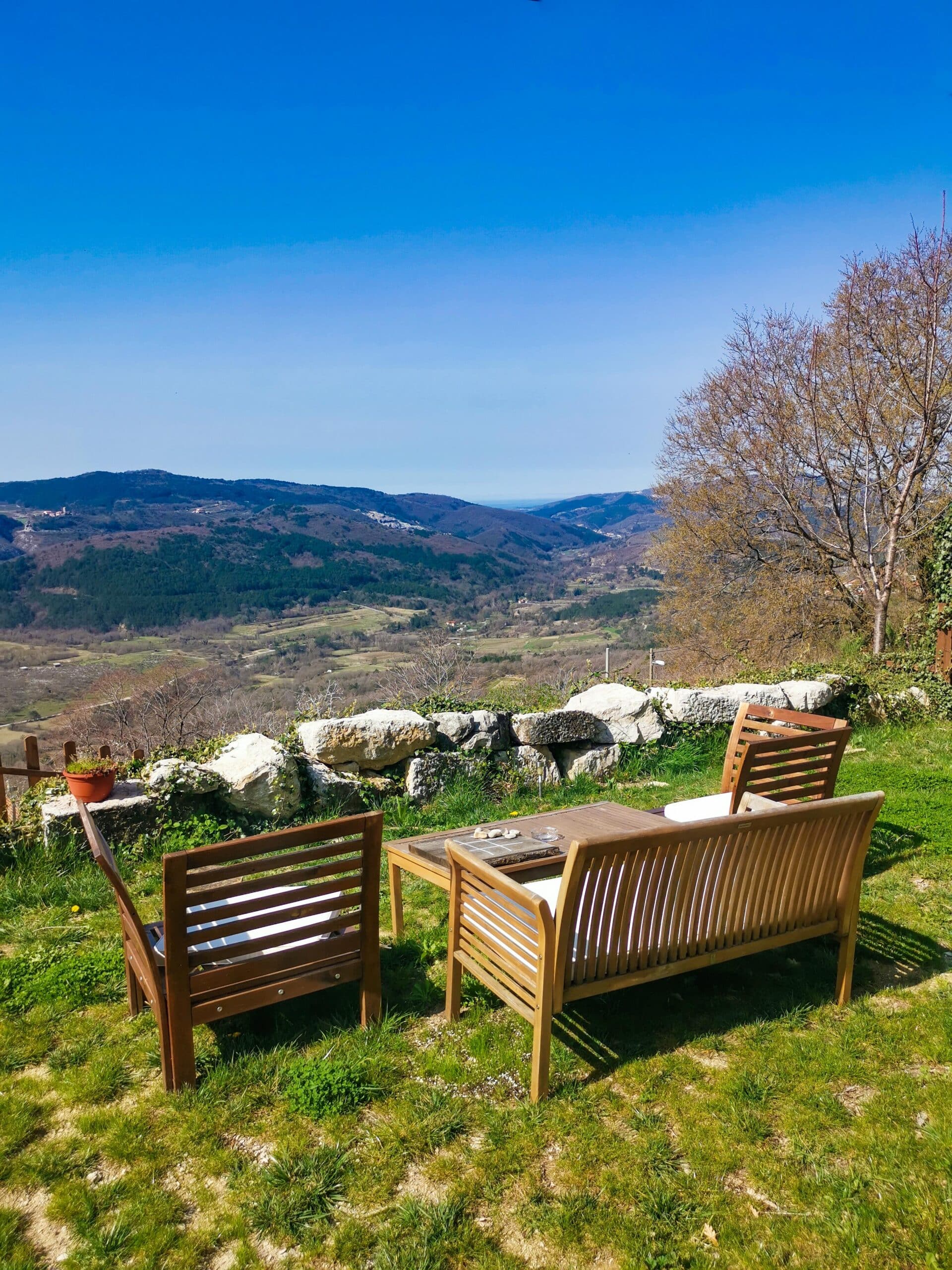 Vista panoramica sulla valle dalla Guesthouse Kamniti Rob Vista panoramica sulla valle dalla Guesthouse Kamniti Rob