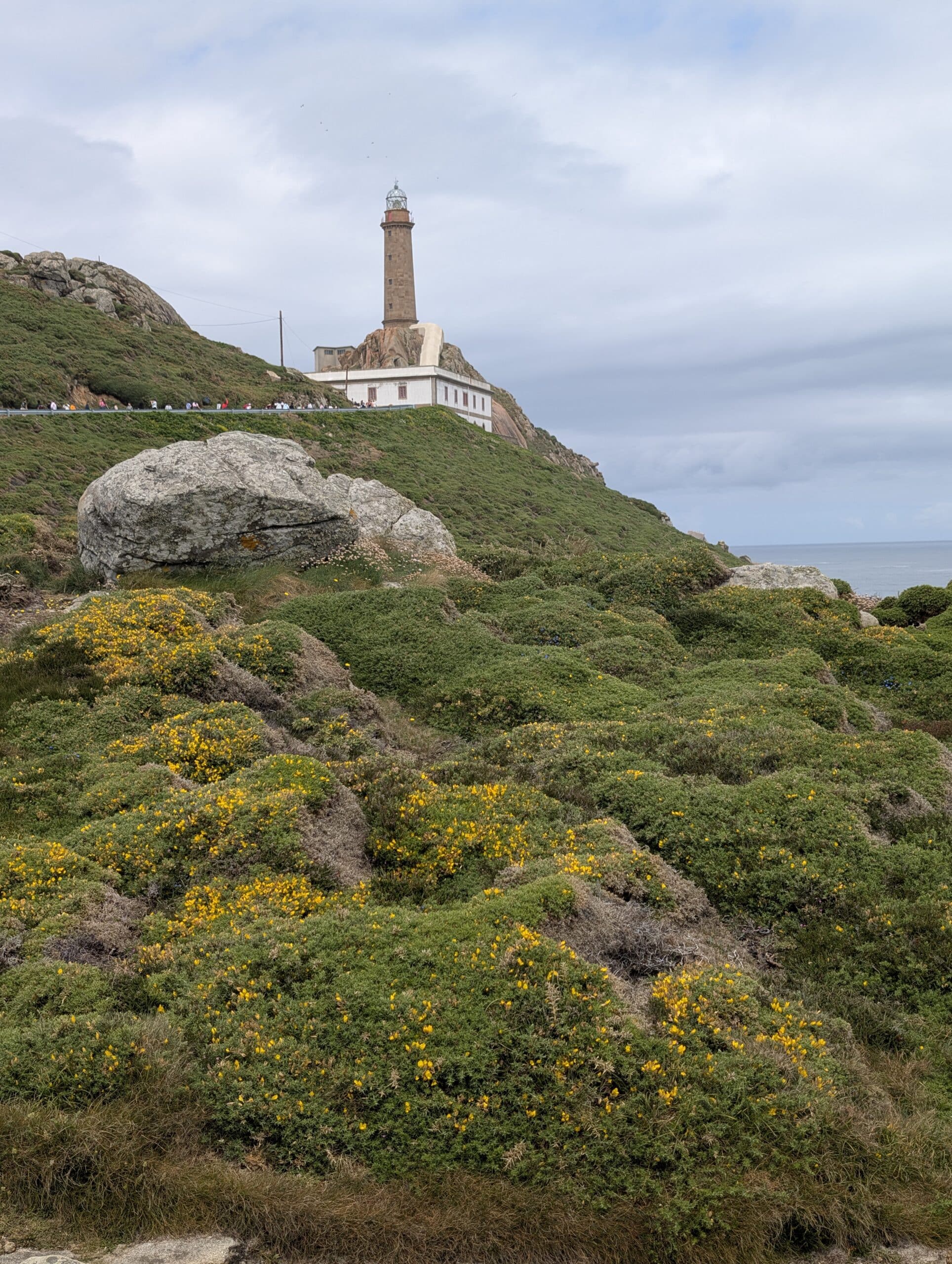 La costa intorno al faro La costa intorno al faro