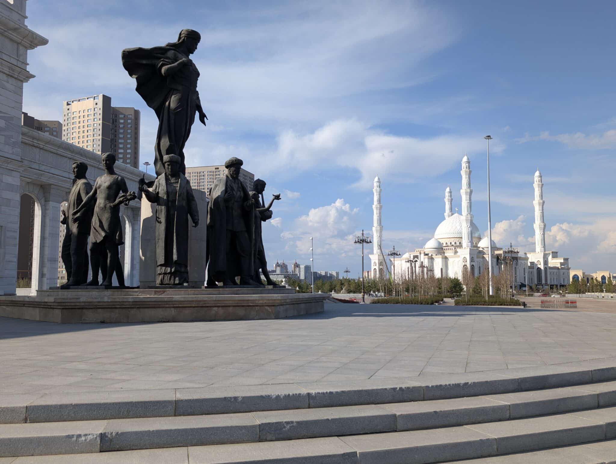 Piazza dell'indipendenza (2) Piazza dell'indipendenza