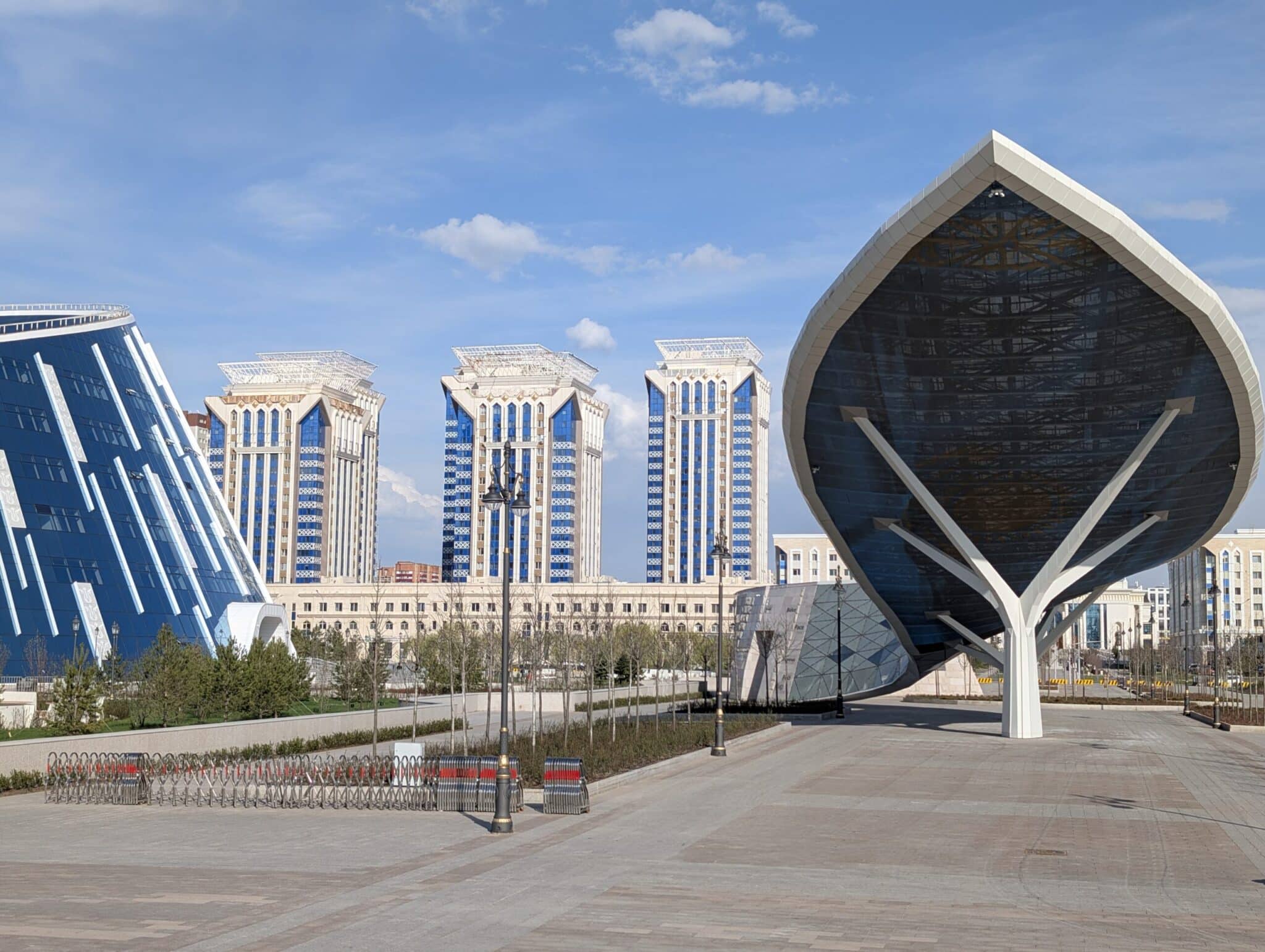 Wall of Peace su Piazza dell'Indipendenza ad Astana Wall of Peace su Piazza dell'Indipendenza ad Astana