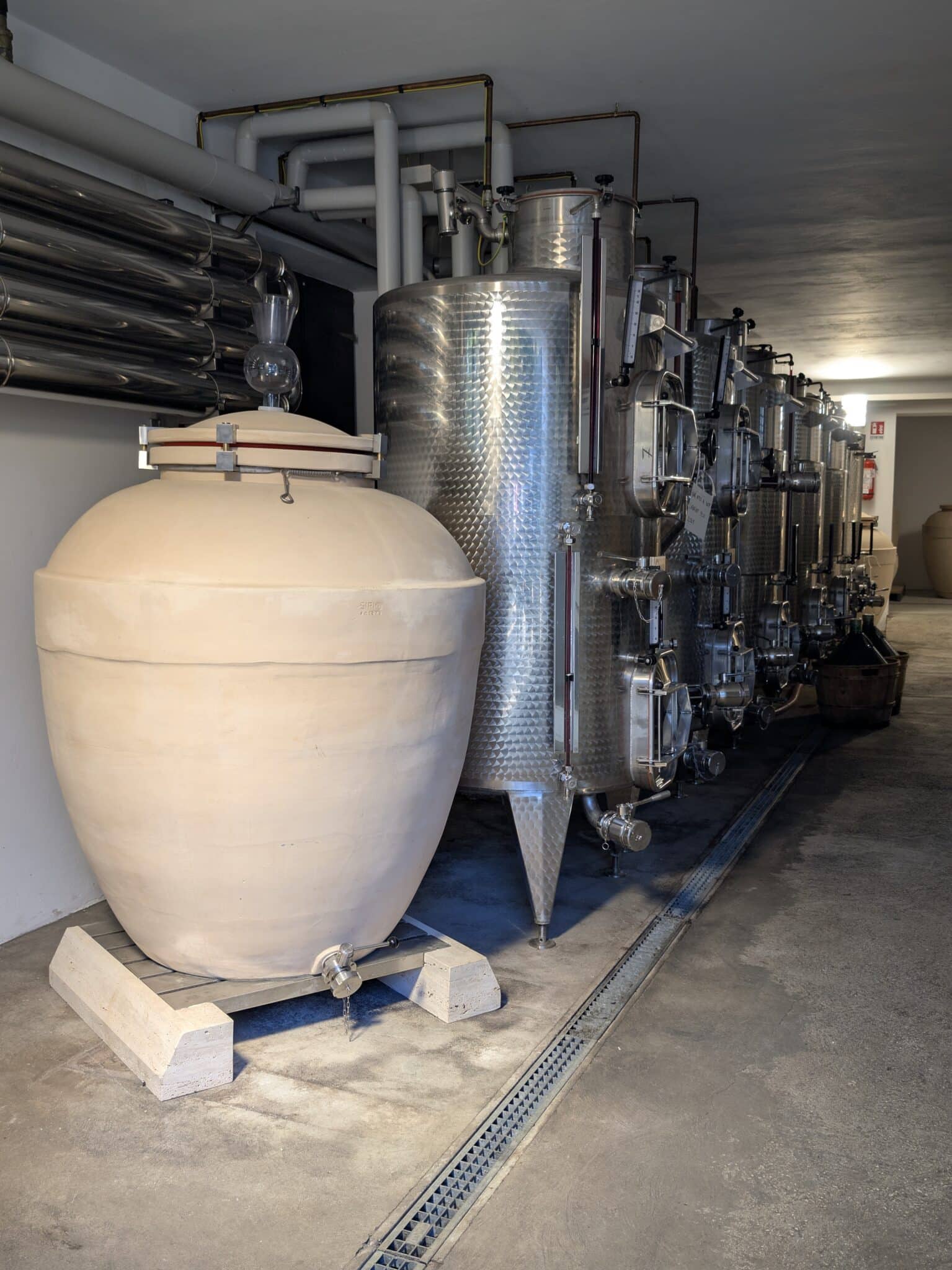 Le anfore della cantina Le anfore della cantina