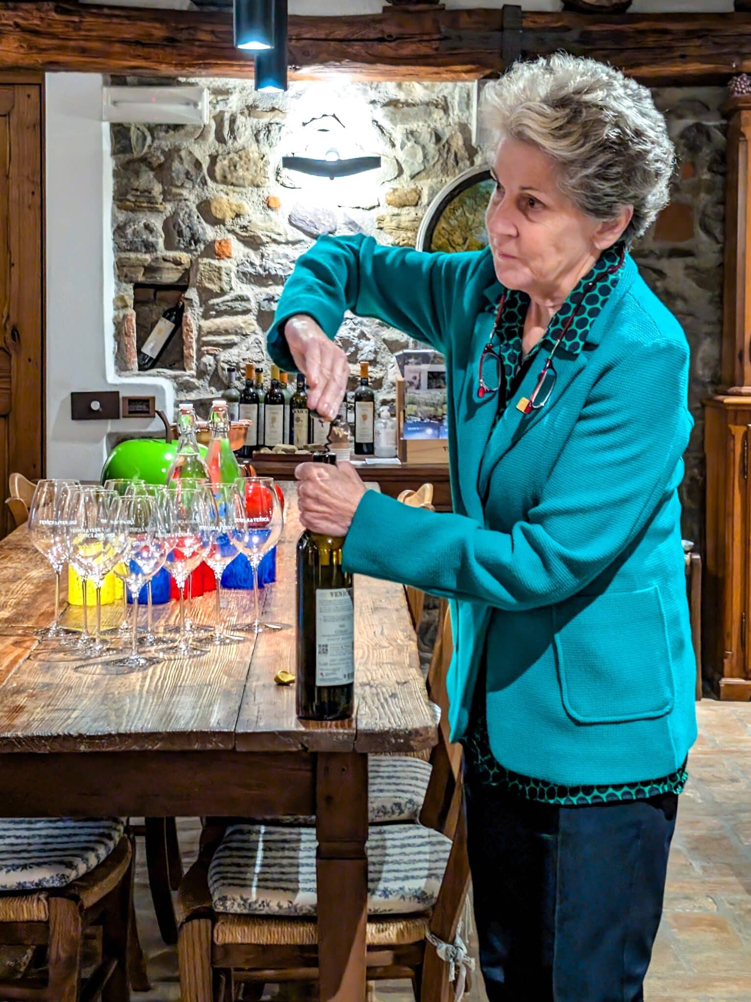 Ornella Venica dà inizio alla degustazione Ornella Venica dà inizio alla degustazione