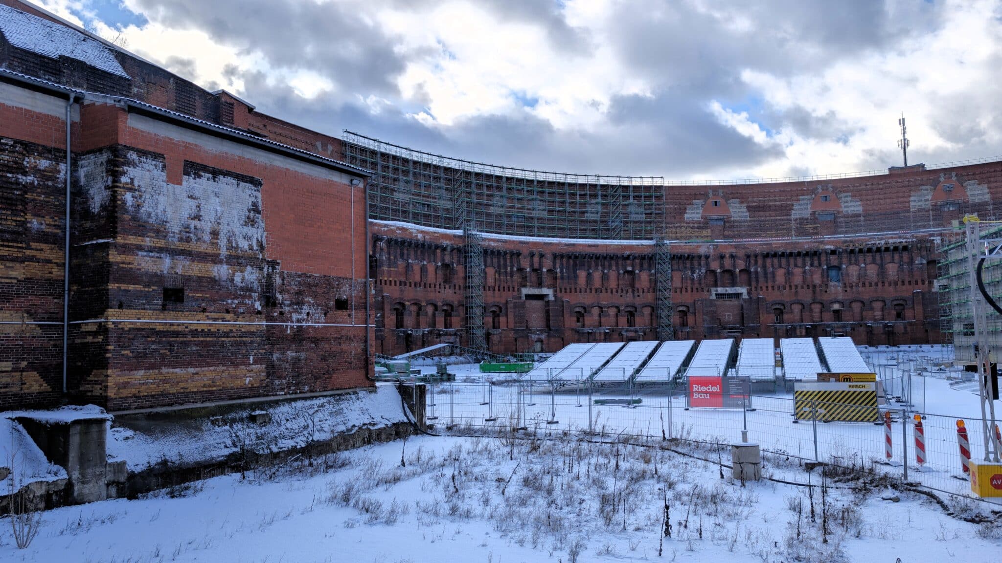 L'interno della Sala Congressi con il cantiere 1 L'interno della Sala Congressi con il cantiere 1