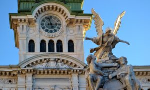 La “scontrosa grazia” di Trieste in 7 itinerari che svelano i diversi volti della città del vento