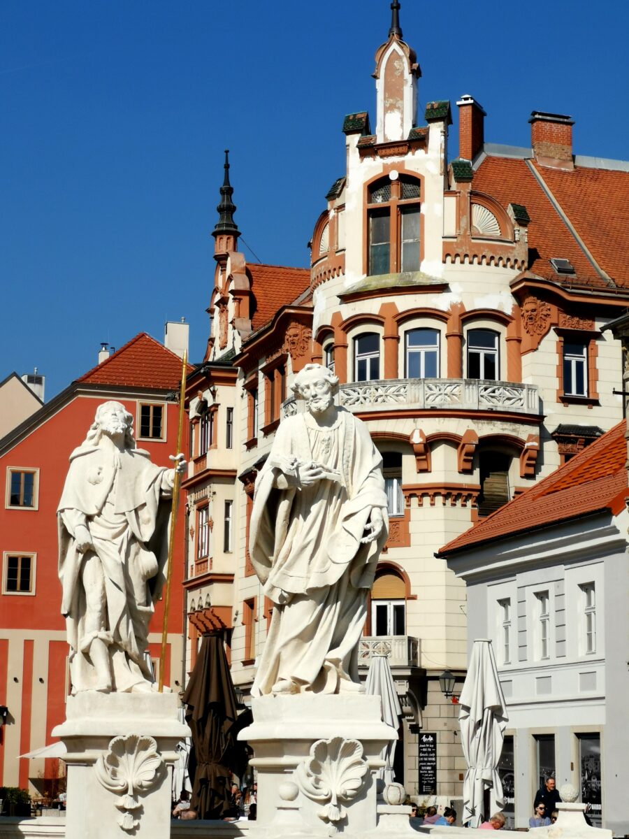 Un dettaglio del monumento agli appestati