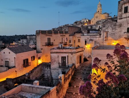 (Almeno) una notte a Matera: perché e dove dormire nella città dei Sassi