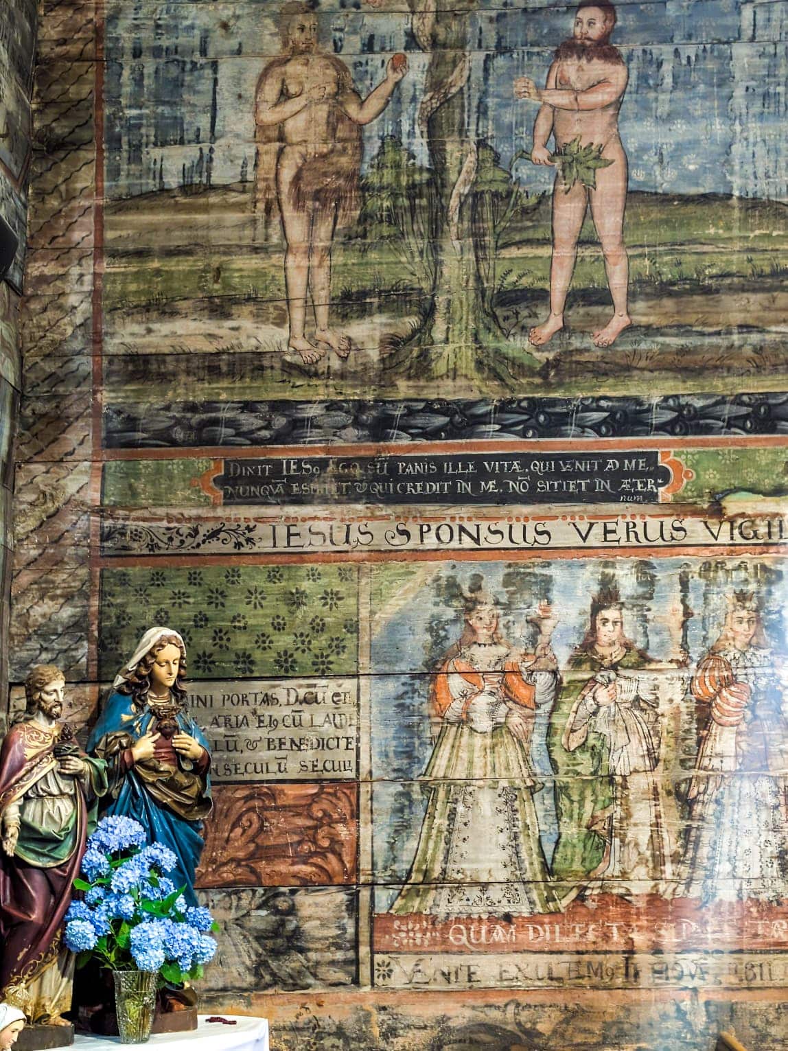 Le scene bibliche dipinte sulle pareti della Chiesa di Hervatov