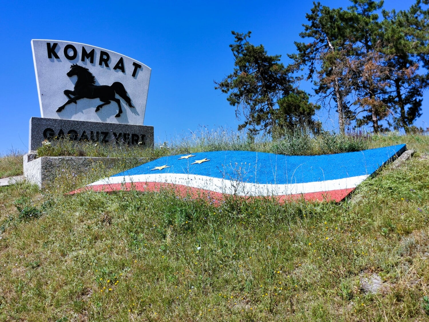 Il Monumento all'ingresso della città di Comrat