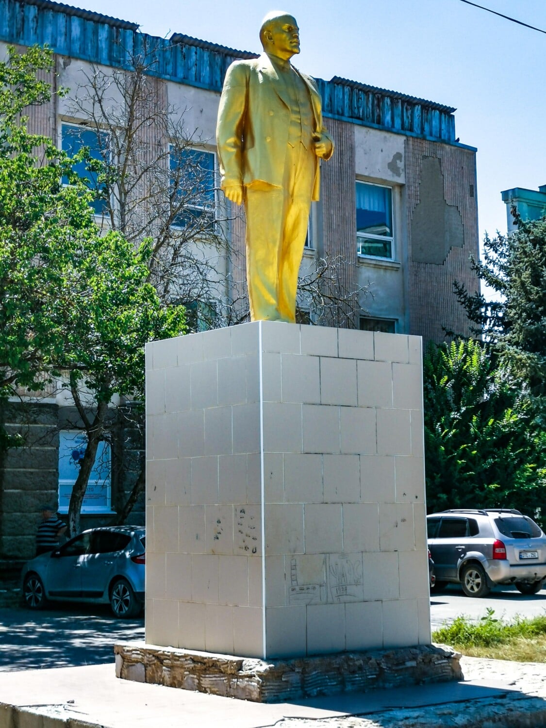 La statua dorata di Lenin a Ceadîr-Lunga